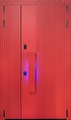 Современная полуторная дверь с отделкой красными плитами МДФ RAL и бугельной ручкой с подсветкой